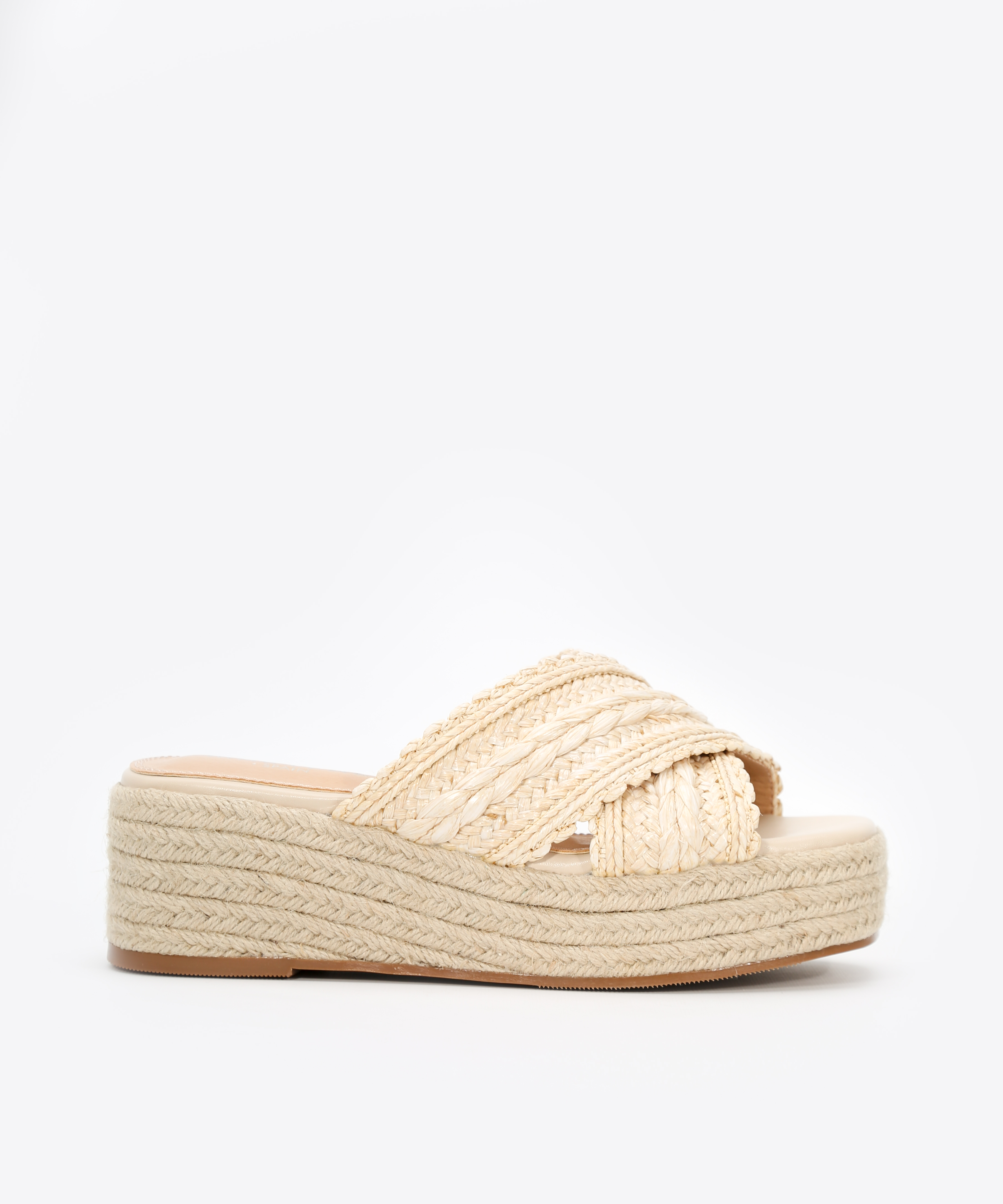 Sandalias plataforma cruceta detalles